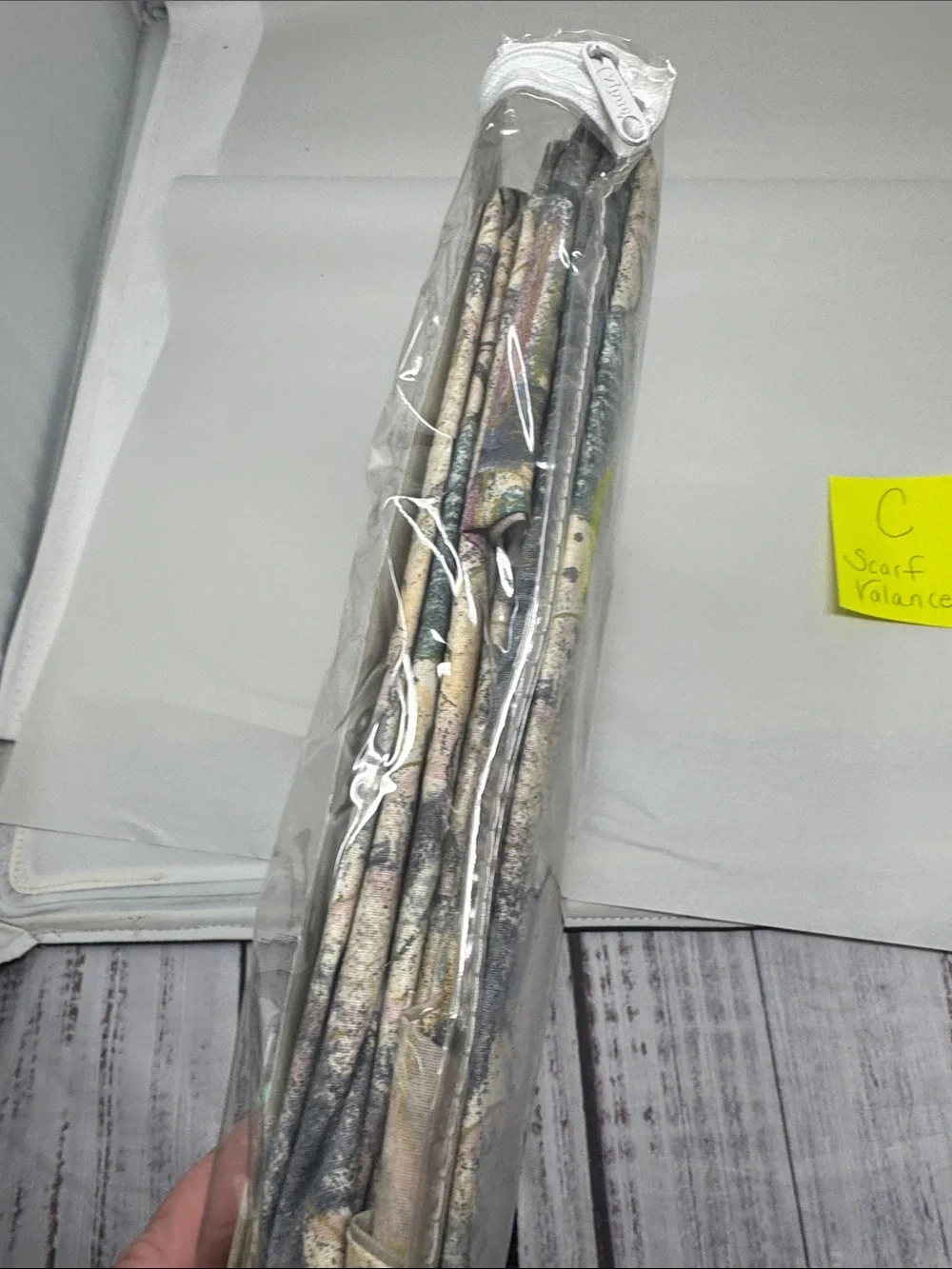 CROSCILL SCARF VALANCE WINDOW TREATMENT STRAPS INCLUDED 43
